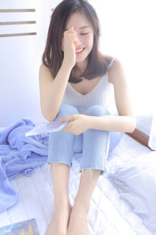 给大家介绍!美女把腿扒开让男人桶爽